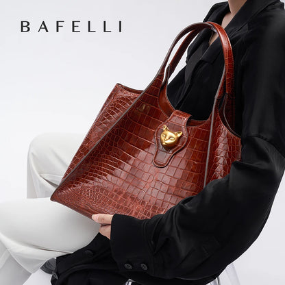 New 2025 Light Luxury Crocodile Pattern Genuine Leather Women's Messenger Bag Commuter Versatile Large Capacity Handbag